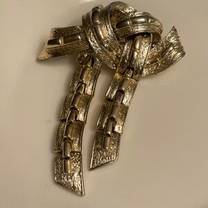 Jewelcraft By Coro Signed Vintage Rope Brooch With Tassels